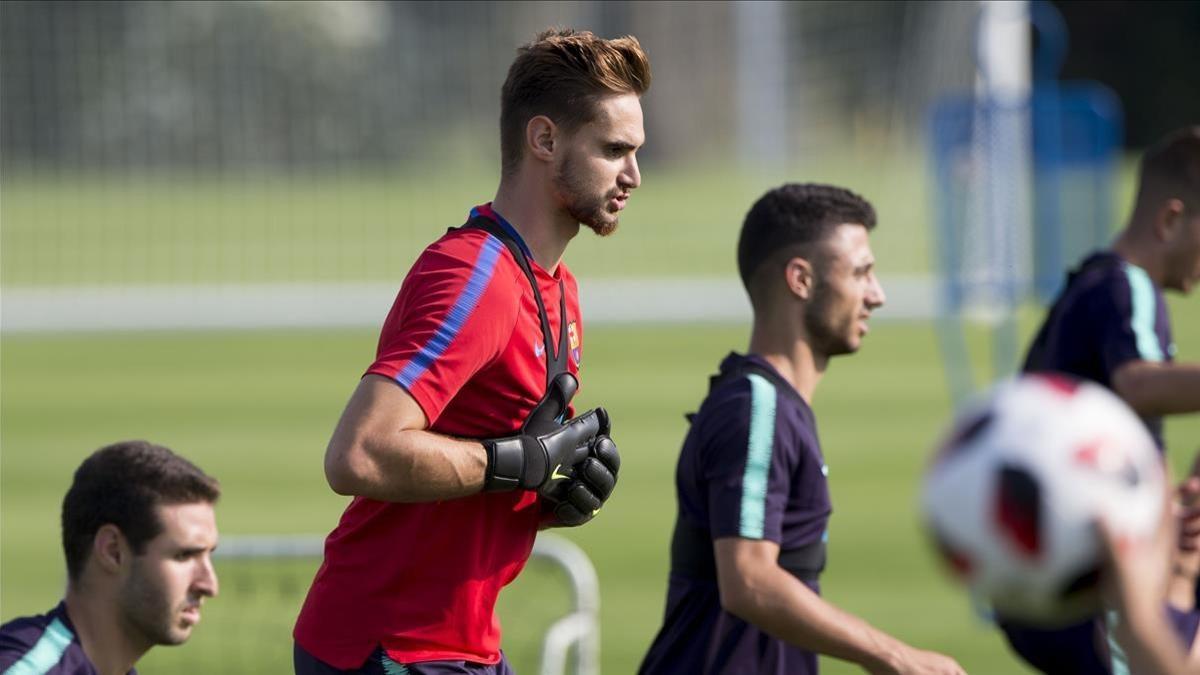 Jokin Ezkieta, en un entrenamiento con el filial azulgrana.