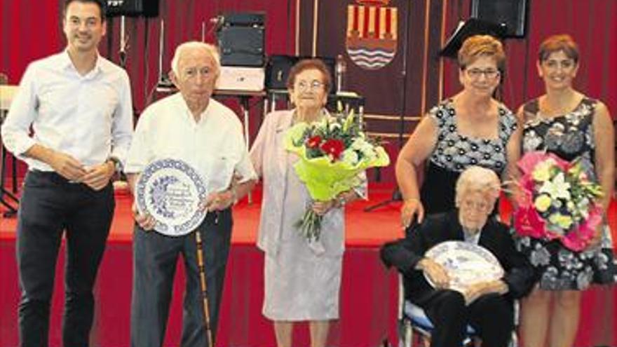 HOMENAJE A LOS MÁS LONGEVOS DEL CENTRO DE MAYORES