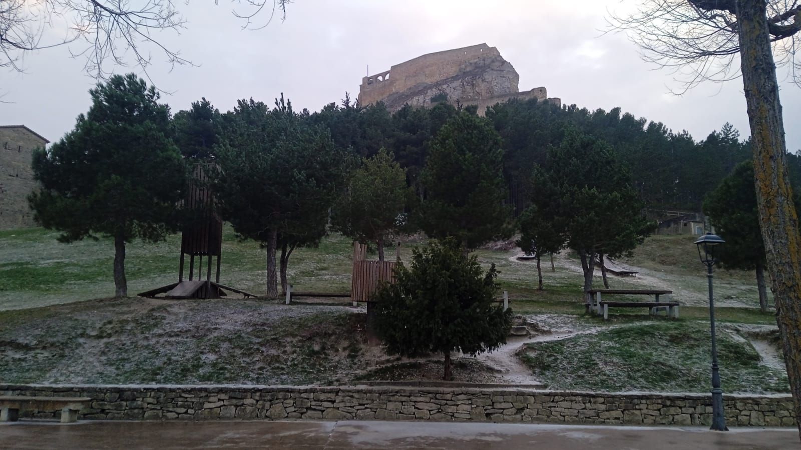 Nieva en Morella y deja bonitas estampas