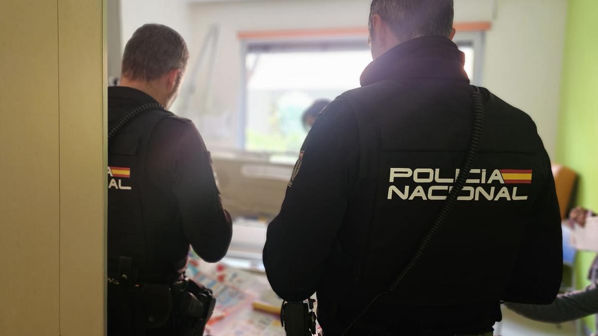 Dos agentes de la Policía Nacional en una imagen de archivo.