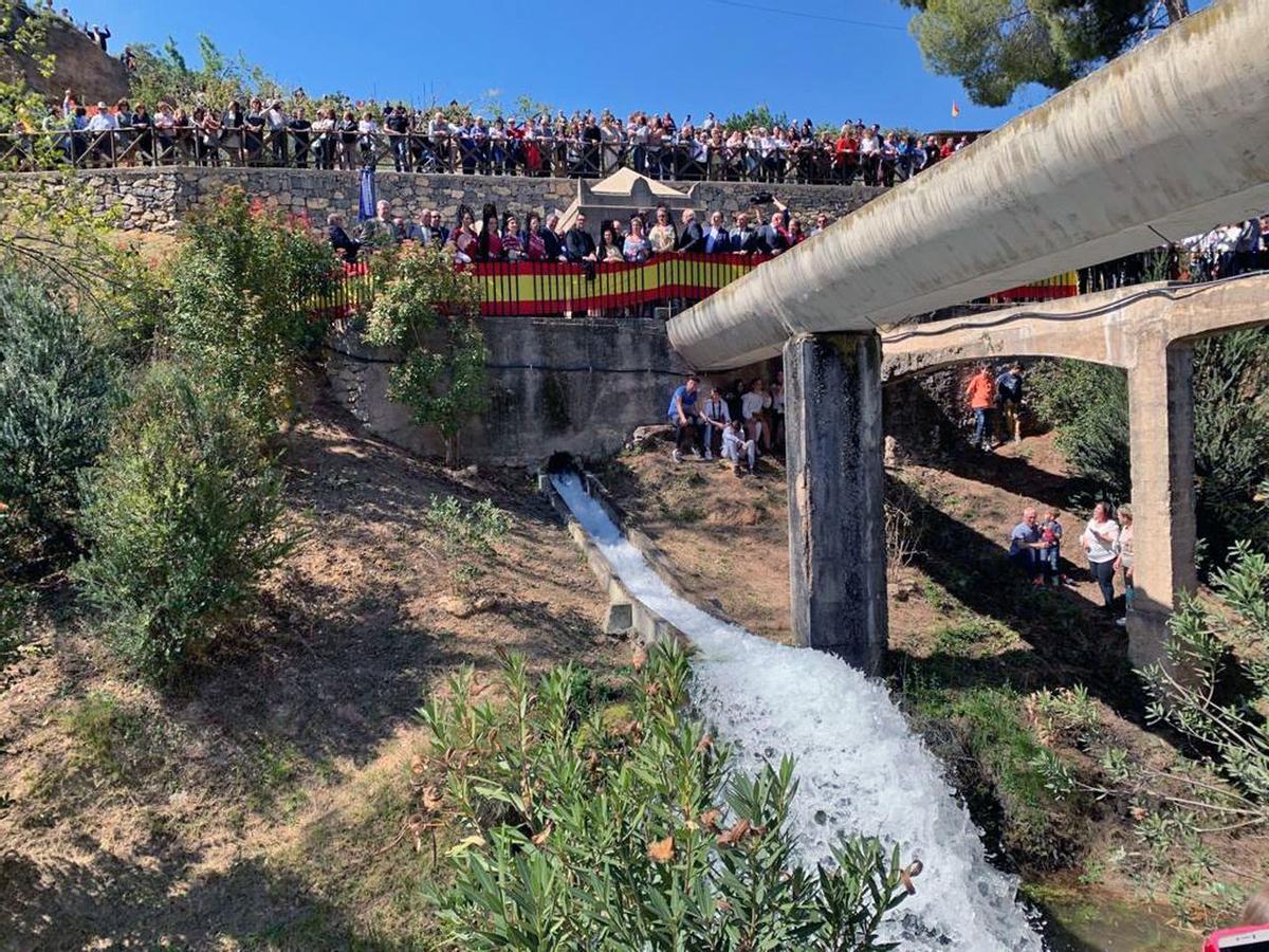 La conmemoración del nacimiento del manantial es el momento grande de las fiestas.