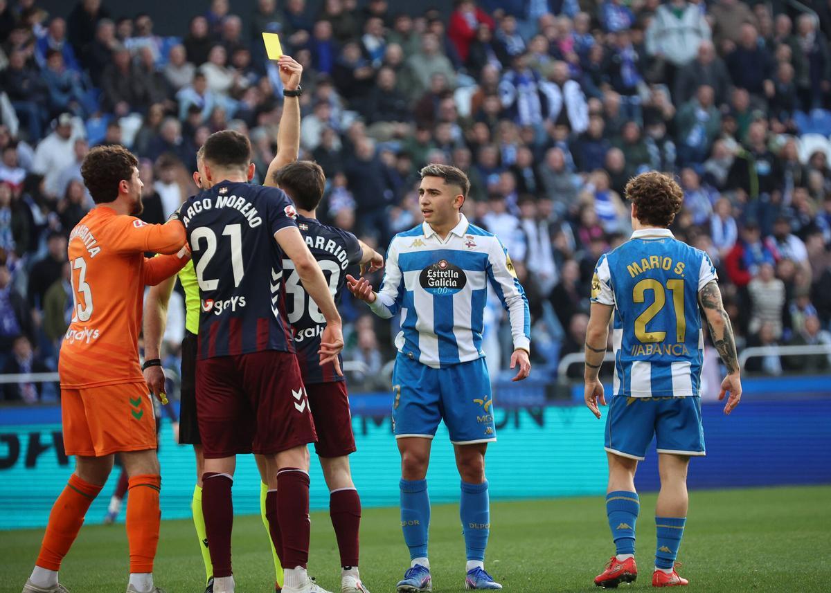 Un gol de Eddahchouri bastó para que el conjunto coruñés, muy limitado, se llevase la victoria