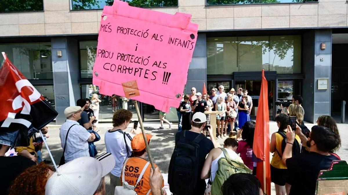 Un momento de la protesta de los educadores.