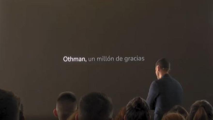 Los trabajadores del empresario lo obsequiaron con un audiovisual.