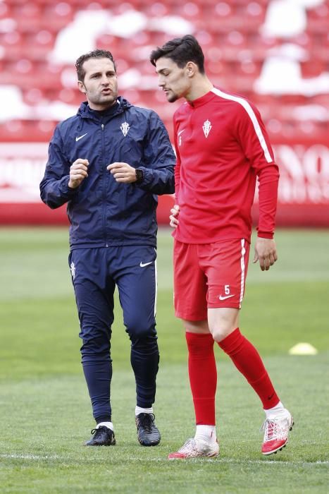 Entrenamiento del Sporting en El Molinón.