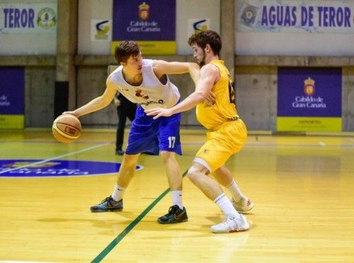 Derbi entre Herbalife GC y Nautico de Tenerife de liga EBA.