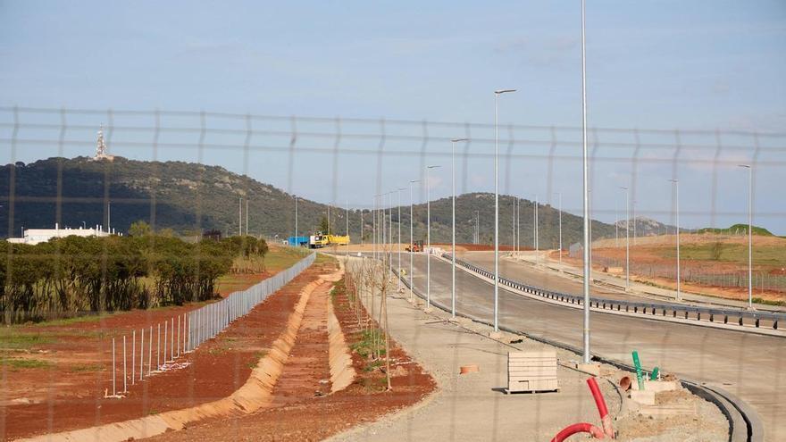La Ronda Sur de Cáceres retrasa su apertura otros tres meses por el tren de borrascas: de los 18 meses de obra previstos a casi el doble