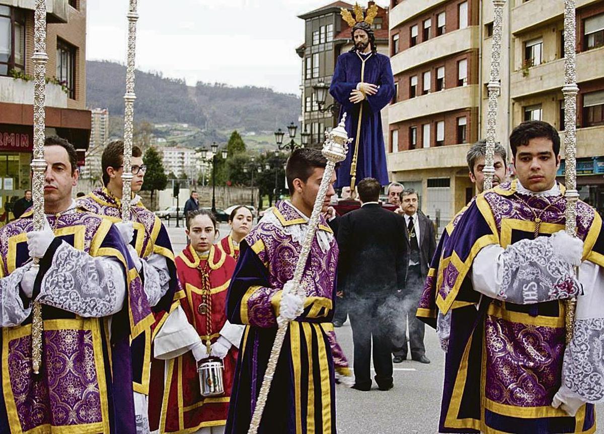 El Señor de la Sentencia regresa a su templo