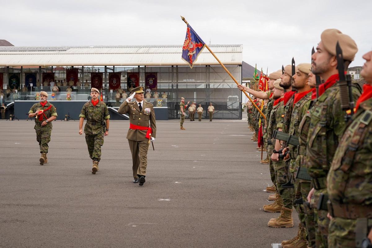 El general Ricardo Esteban se despide del mando de la Brigada Canarias XVI