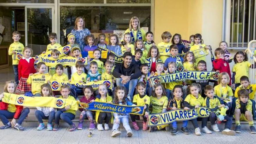 Barbosa visitió el colegio CEIP Escultor Ortells de Vila-real dentro de la iniciativa &#039;Una Estrella en tu Cole&#039;.