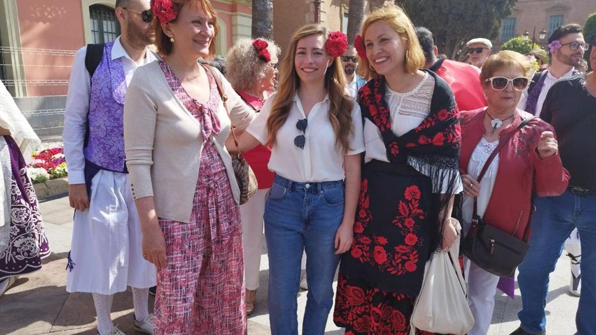 María Marín, María Teresa Pérez y Elvira Medina.