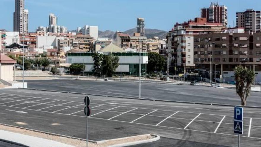 La explanada de Mercasa, en la Colonia Madrid, es una de las zonas que se pintará íntegra de verde.