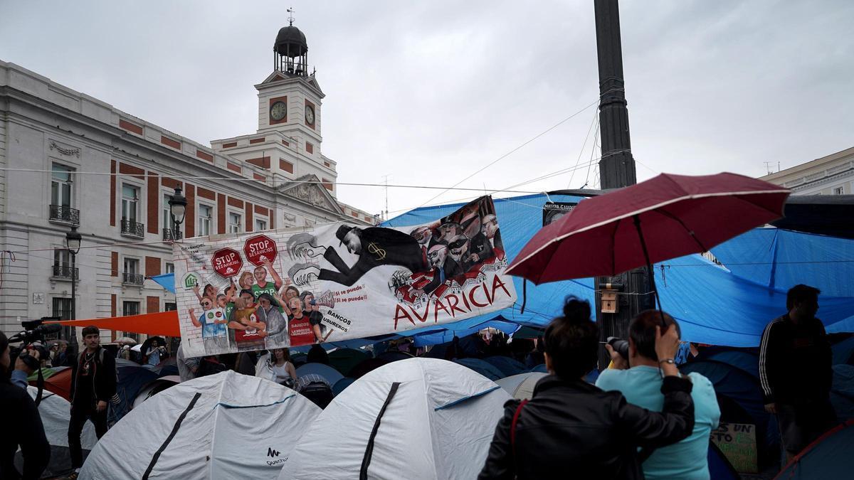 PROTESTA MARICARMEN | Los más de mil acampados en Sol amanecen a la espera de la aprobación del decreto de vivienda