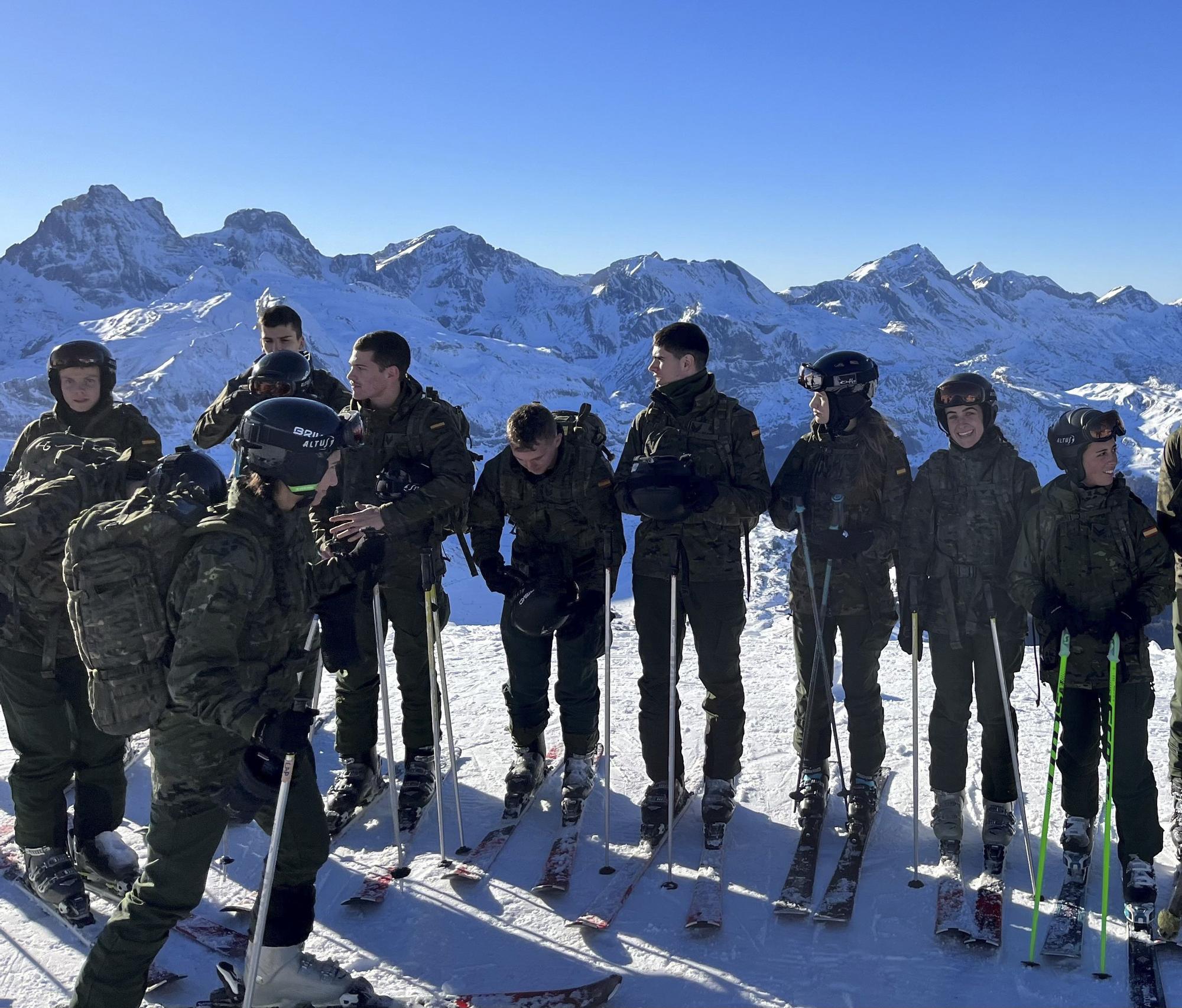 La princesa Leonor participa en ejercicios de montaña y esquí en el Pirineo aragonés