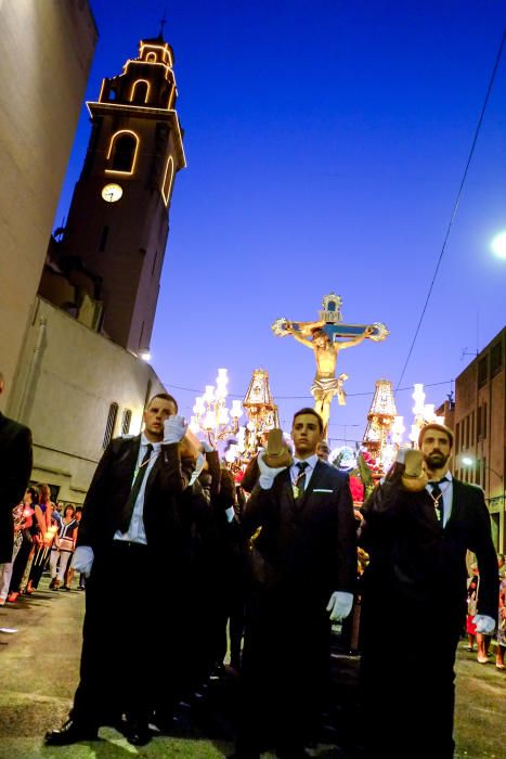 La procesión del Cristo del Buen Suceso en Elda