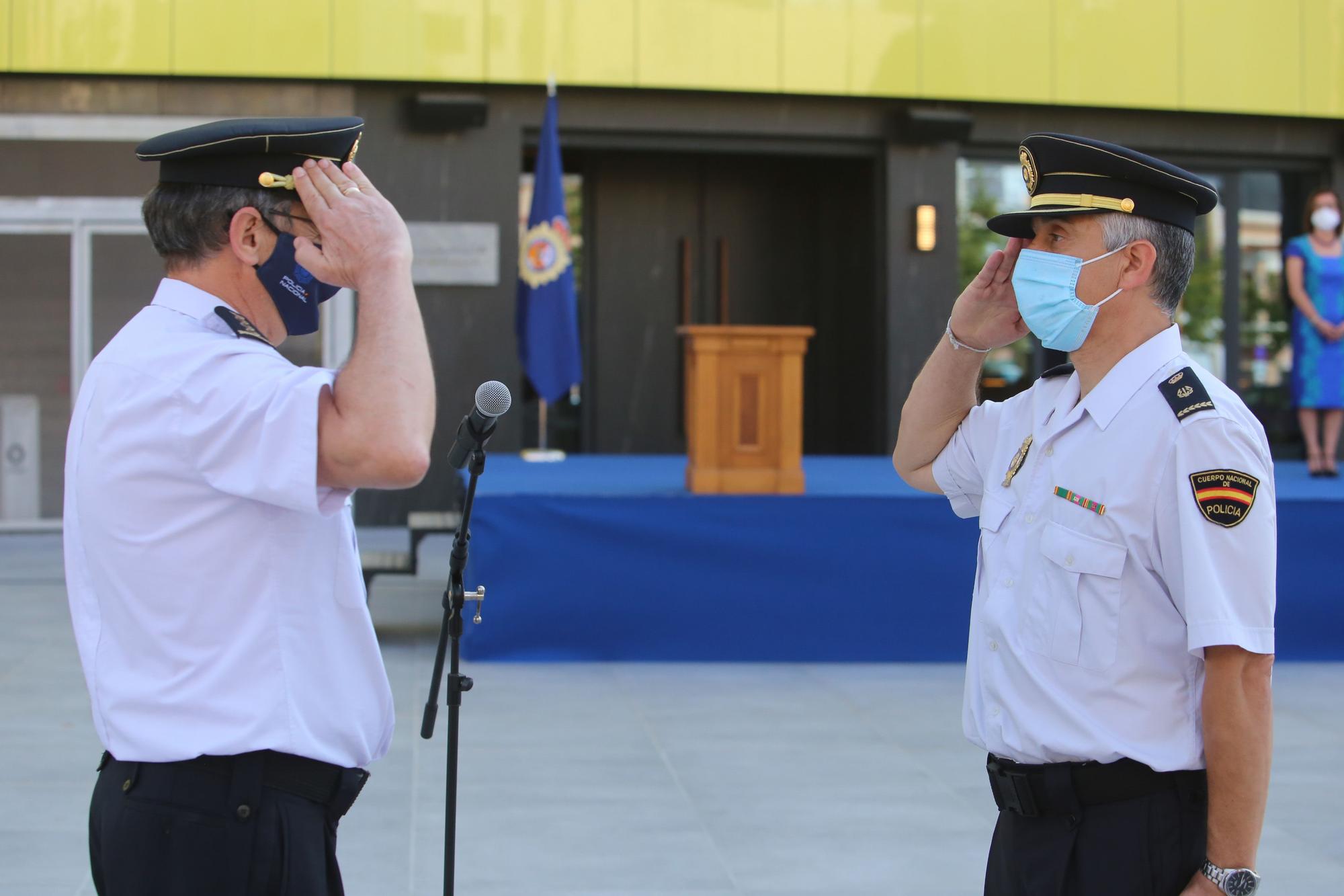 Entrega del bastón de mando a la comisaría de la Policía Nacional de Vila-real