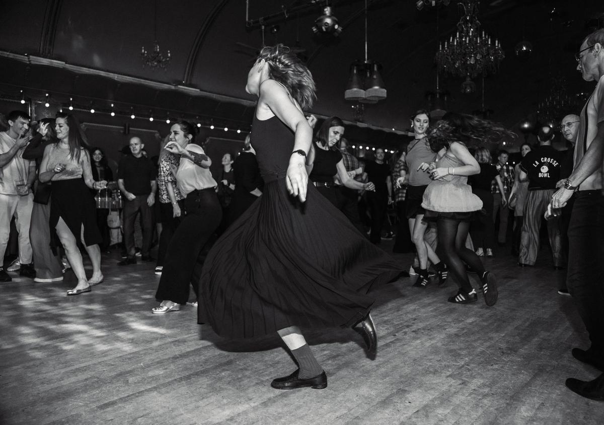 Gente bailando en Rivoli Ballroom de Londres