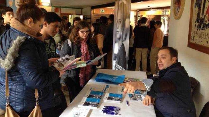Una feria de universidades orienta a los alumnos de los Maristas