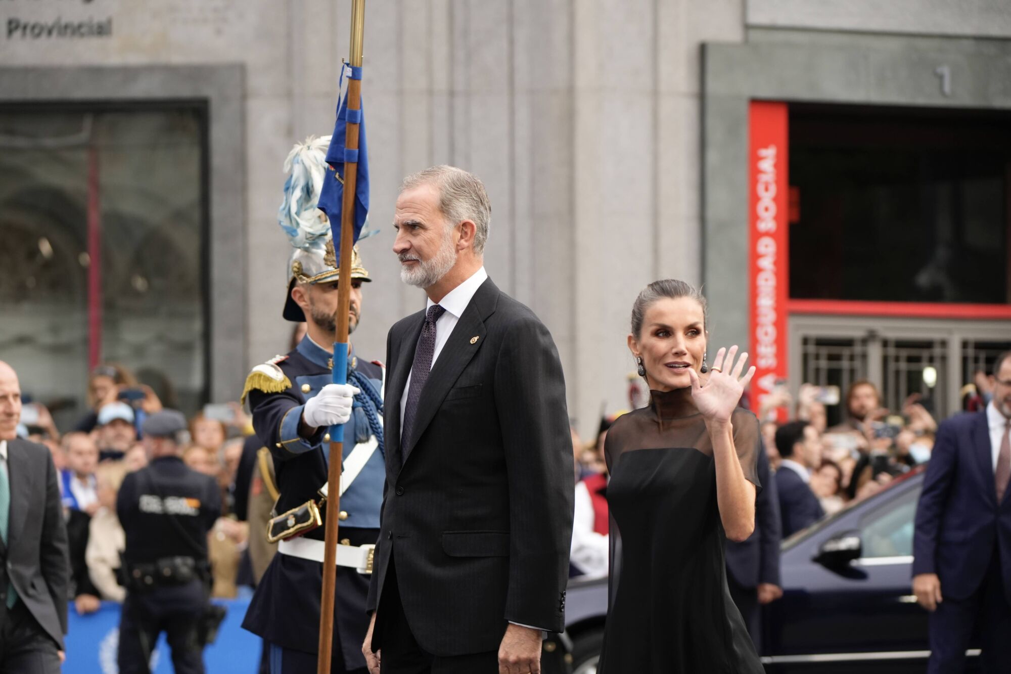 Así fue la llegada de los invitados a los premios "Princesa de Asturias" y su paso por la alfombra azul