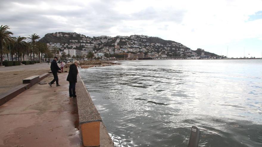 La platja de la Punta que a causa de l’espigó cada any es queda sense sorra. | DDG