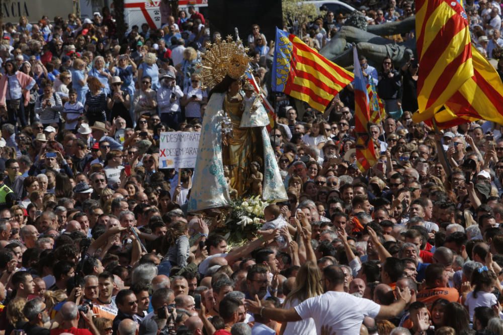 Día de la Virgen de los Desamparados: Traslado de la Mare de Déu