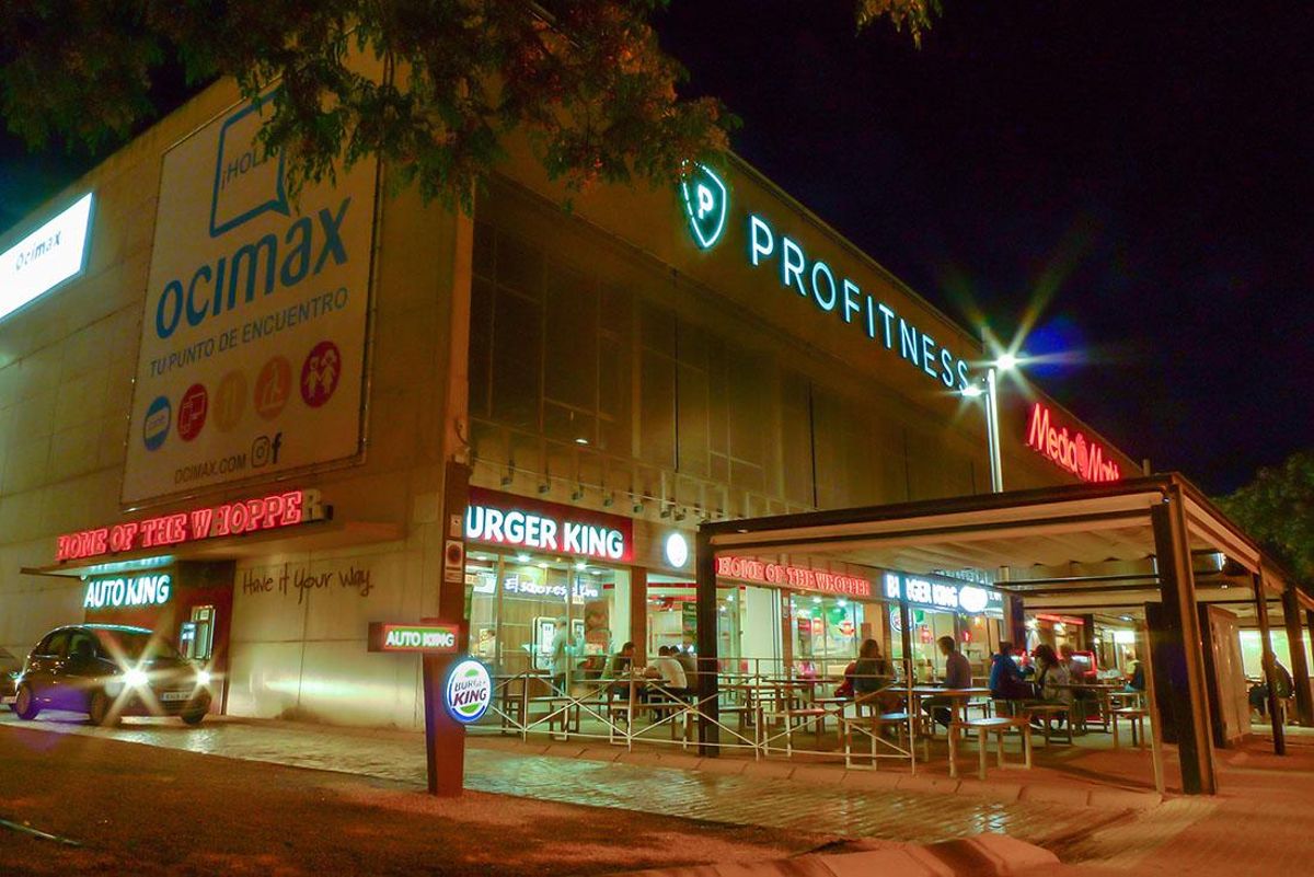 uno de los grandes encantos del centro comercial y de ocio de Ocimax es poder combinar el plan gastronómico con otras actividades como compras o gimnasio.