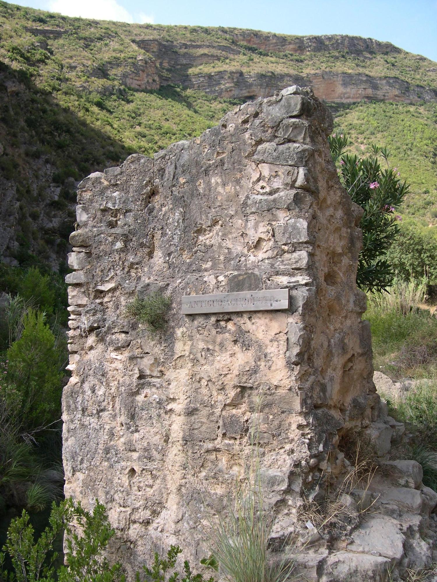 La Canal, antiguo acueducto