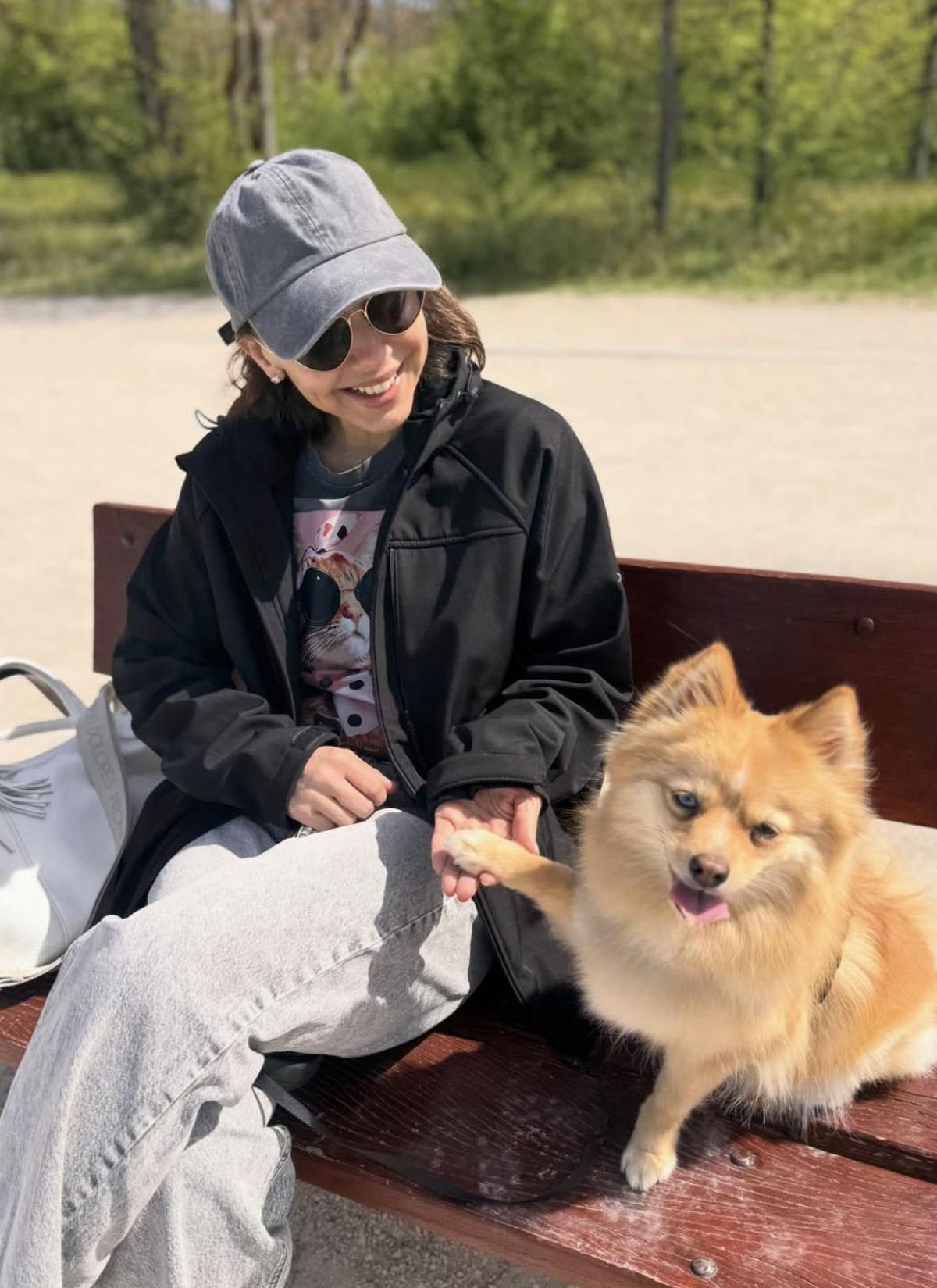 Chenoa se lleva a su perrita Cloe a todos lados