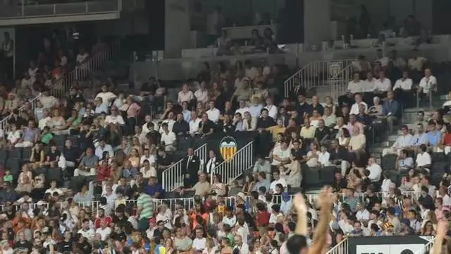 Kiat Lim escucha su primer "¡Peter, vete ya!" en Mestalla en el Valencia CF - Newcastle