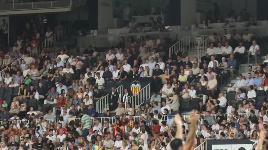 Kiat Lim escucha su primer "¡Peter, vete ya!" en Mestalla en el Valencia CF - Newcastle