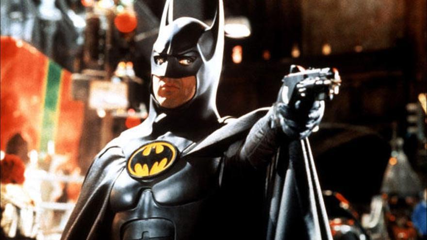 Michael Keaton encarnando a Batman.