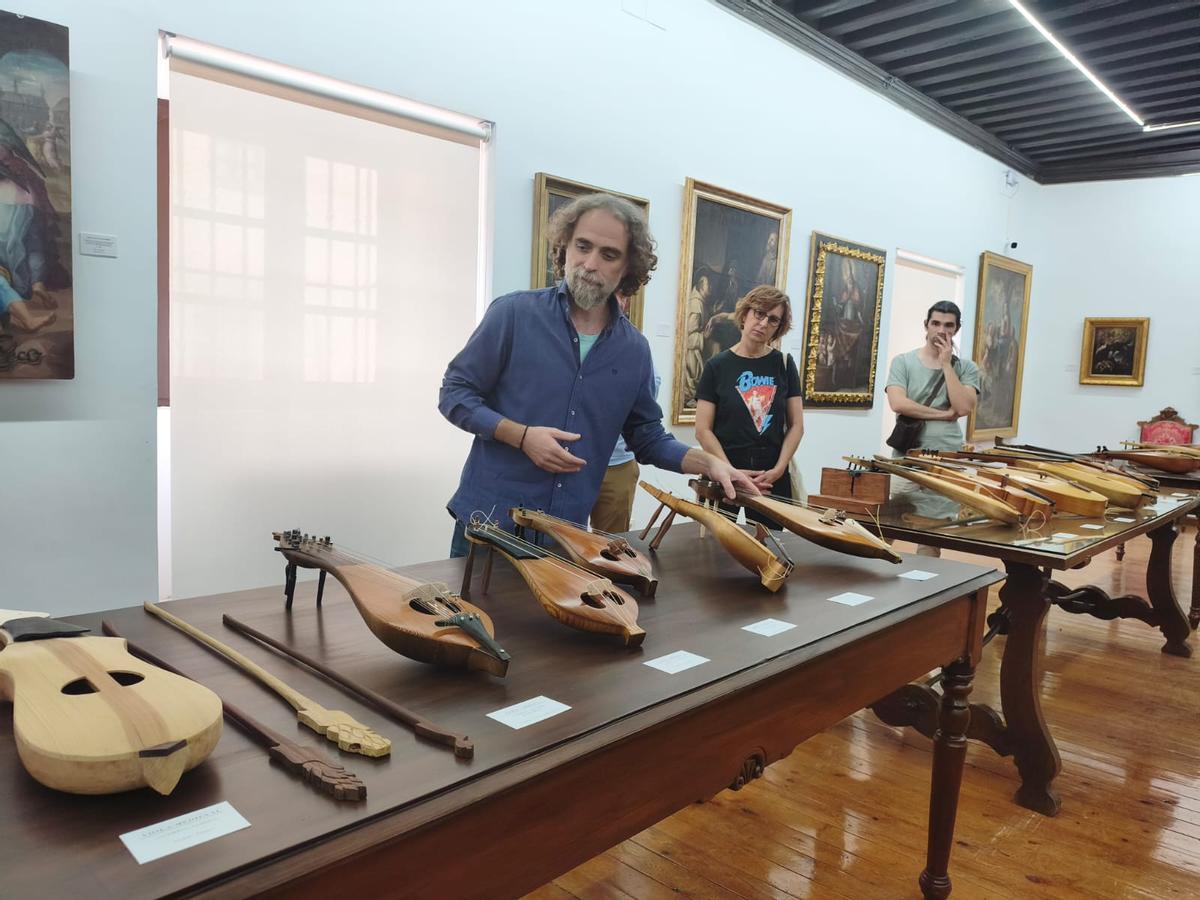 GALERÍA | La viola medieval, protagonista de una exposición en Toro