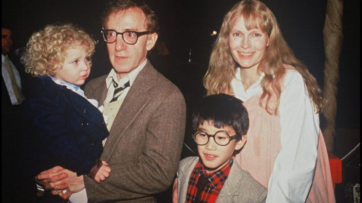 Woody Allen y Mia Farrow cuando formaban una familia