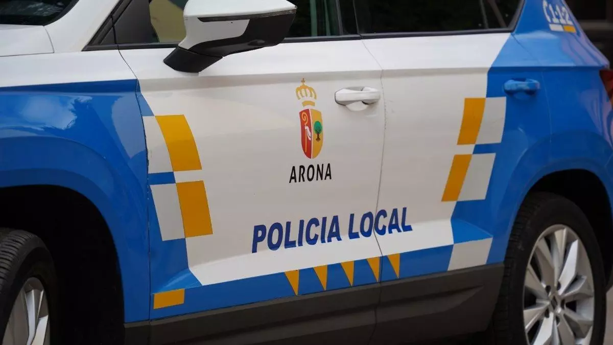 Un niño de 10 años resulta herido tras caer desde un balcón a la calle en Tenerife