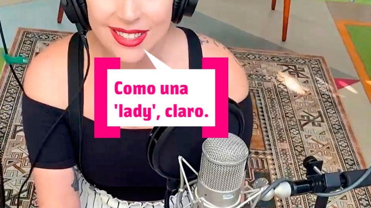 Hay gente rica, y luego está Lady Gaga: bufandas de billetes como complemento