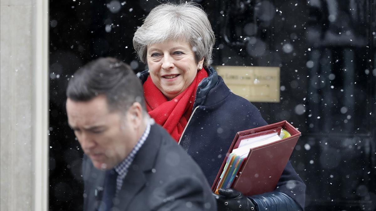 mbenach42341668 british prime minister theresa may leaves 10 downing street 180228163217