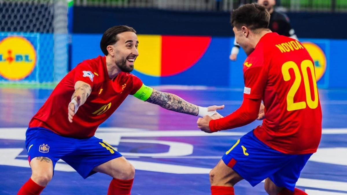 El capitán Mario Rivillos y el benjamín Novoa