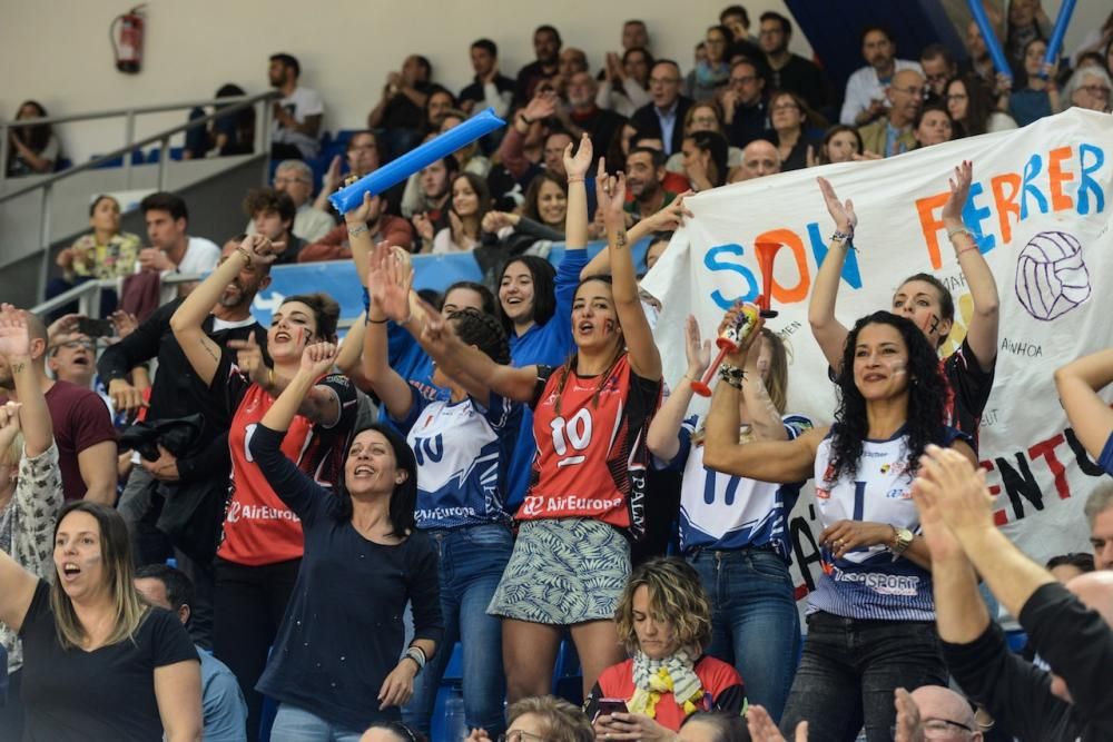 Palmas Volleyballer haben die spanische Meisterschaft gewonnen. Can Ventura besiegte am Samstag (29.4.) in der Halle von Son Moix den amtierenden Meister Almería mit 3:1-Sätzen.