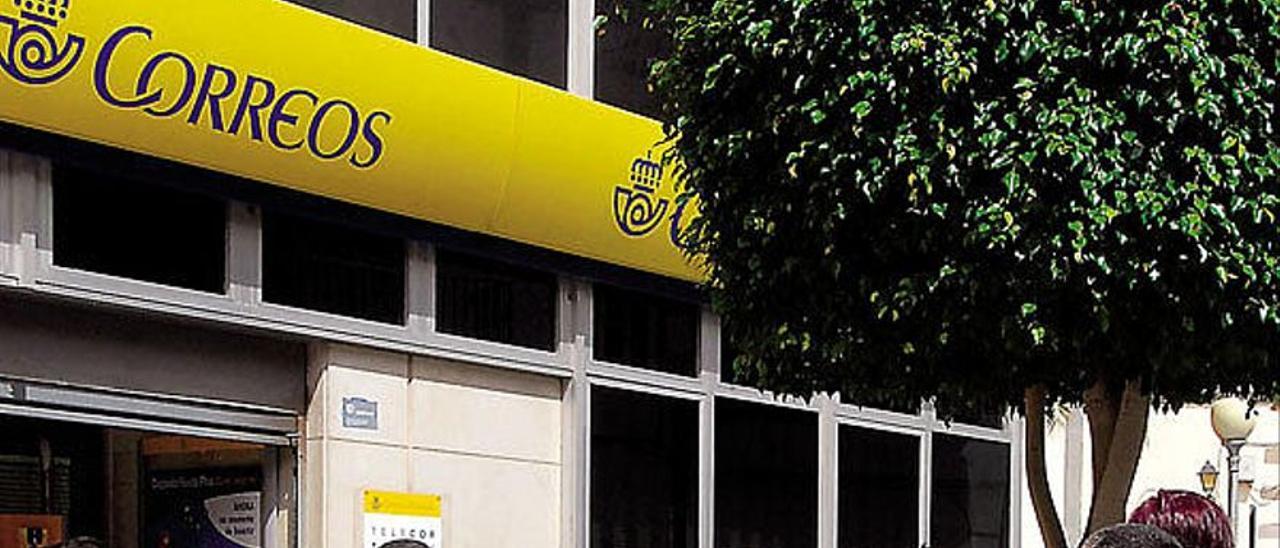 10.591 opositores se disputan este domingo 96 plazas de Correos en Canarias.