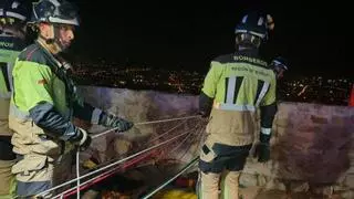 Rescatan a un hombre que se cayó desde los muros del Castillo de Lorca