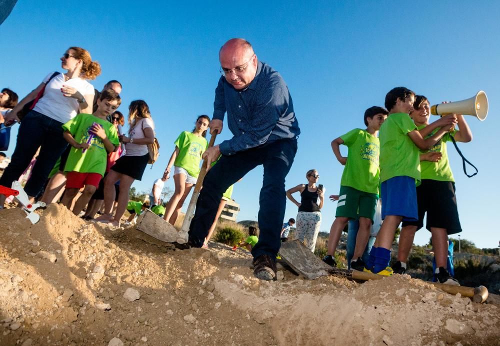 Una "caja de los sueños" como primera piedra del futuro Gasparot de La Vila