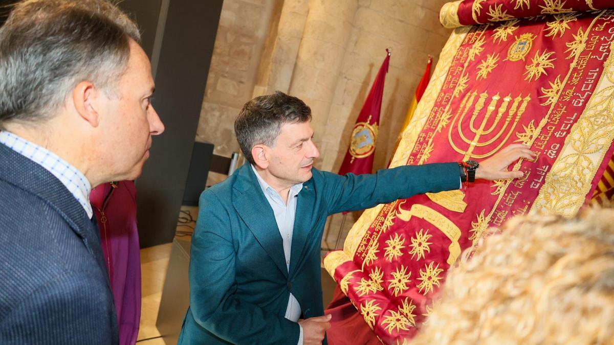 Presentación del estandarte en el ciuFRONT.