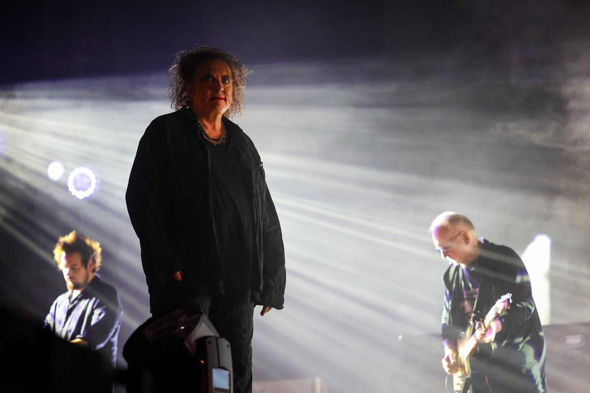 El Primavera Sound sale a flote en su segunda jornada y abraza generaciones: de Addison Rae a The Cure