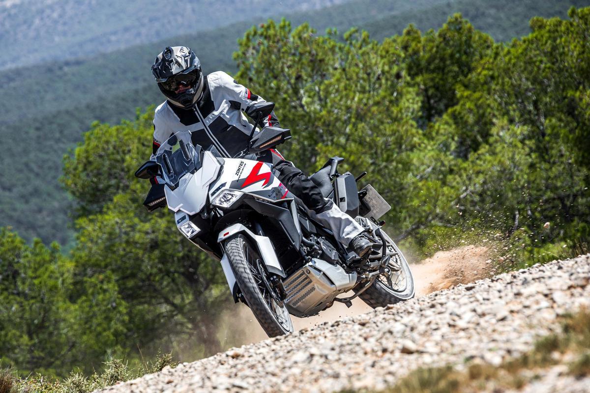 Bisikletin şasisi ve mimarisi güven yaratır ve her zaman kontrol hissini korur