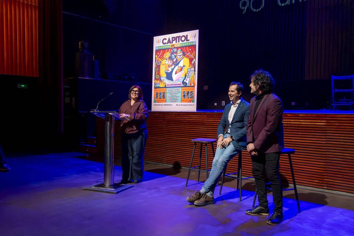 La concelleira Pilar Lueiro junto a Jacobo Sutil, director de Agadic y Fran Villasenín, uno de los propietarios de la Sala Capitol, durante la presentación