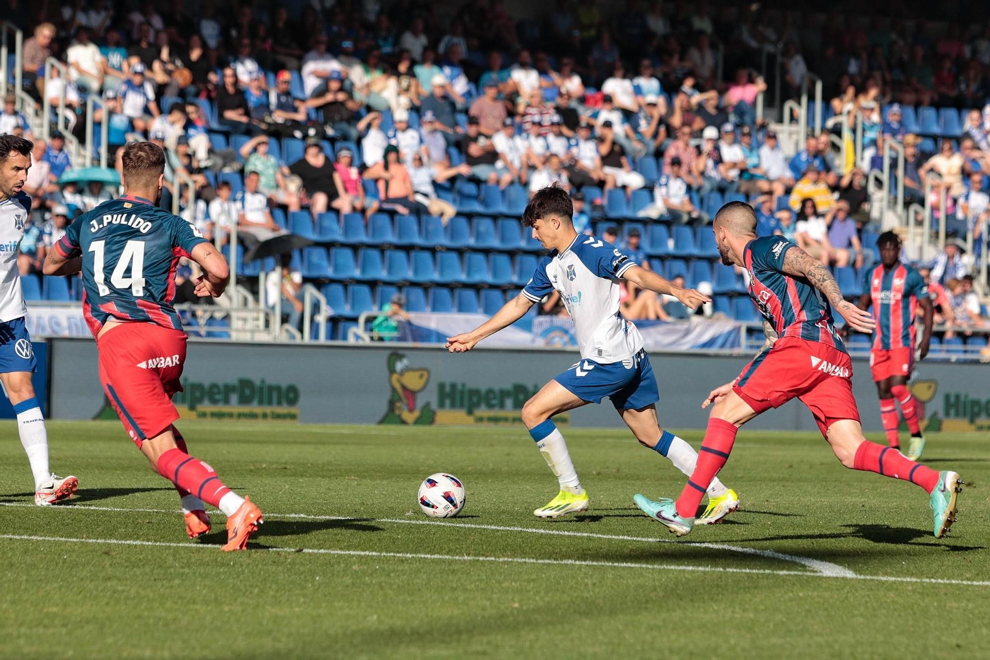 Revive el partido entre CD Tenerife - SD Huesca en imágenes