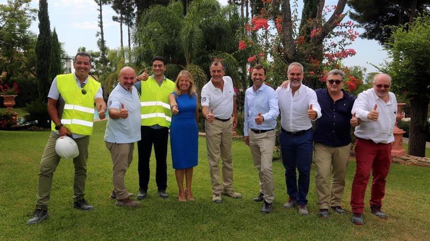 Muñoz, Giscard y Megharief, ayer, en la visita a las obras del hotel.