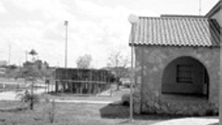 La escuela taller construye una pérgola