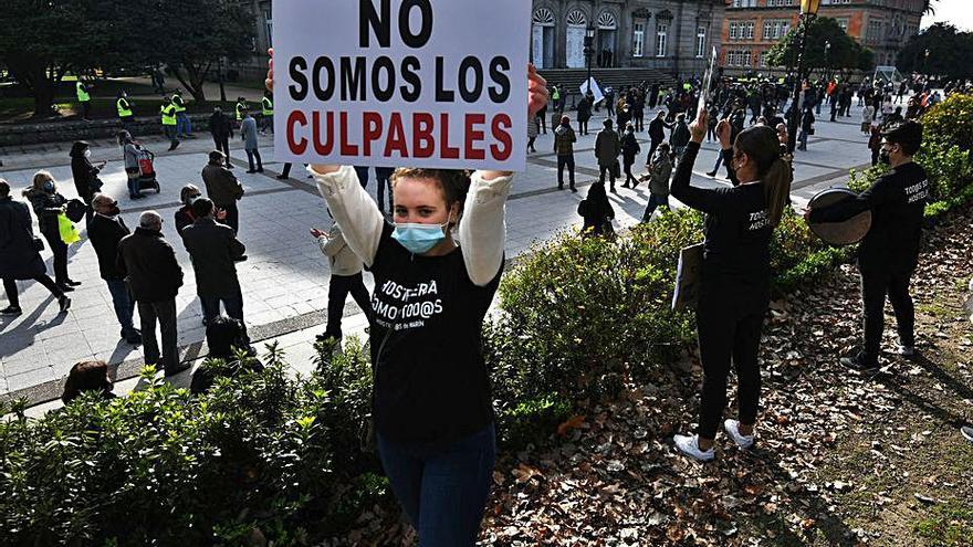 Profesionales de la hostelería en una reciente protesta.   | // G. SANTOS