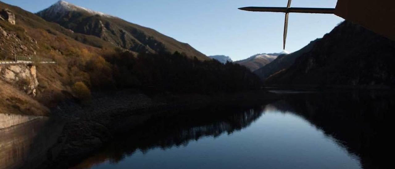 El embalse de Tanes, en el concejo de Caso.